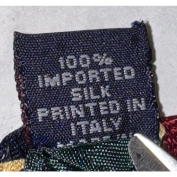 Tommy Hilfiger Nautical Tie Red Navy Sailboats Italian Silk Made in USA REPP - Picture 7 of 7